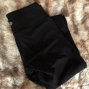 lululemon athletica Pants - 2!!!! Lululemon Black “wonder under” fit leggings. lululemon athletica Pants - 2!!!! Lululemon Black “wonder under” fit leggings.